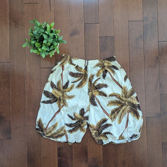 NEUTRAL PALM TREE PRINT VINTAGE FLOWY SHORTS - Picture 1 of 2